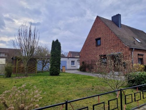 Mirow Immobilien Doppelhaushälfte mit Gästewohnung und Garage in Mirow Haus kaufen