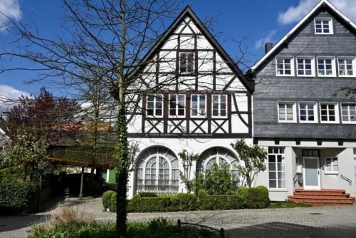 Wülfrath Häuser von Privat Tradition trifft Moderne: Architektenhaus mit Fachwerk und moderner Haustechnik mitten im Zentrum von Wülfrath Haus kaufen