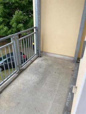 Chemnitz Wohnungsanzeigen Großzügige 2-Zimmer mit Laminat, Balkon und Wannenbad in zentraler Lage! Wohnung mieten