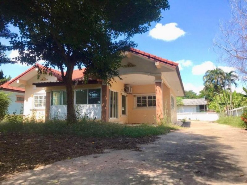 Nakhonratchasima Haus mit grossem Carport in Korat Hua Thale Haus 