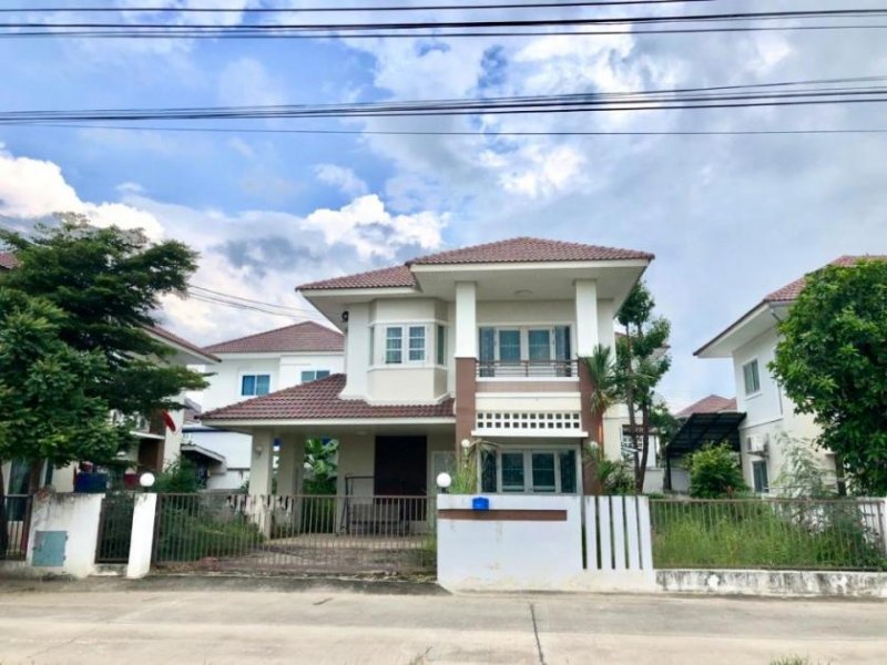 Nakhonratchasima Villa im europäischen Stil in Korat, Südwest Haus 