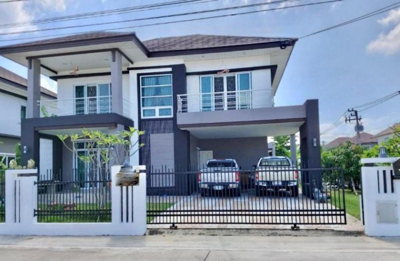 Nakhonratchasima Villa Sirarom in Nakhonatchasima, Ban Mai Haus 