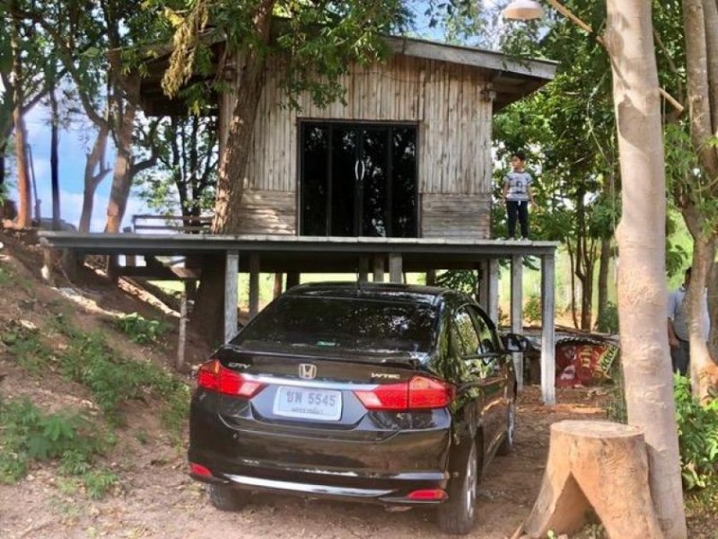 Sikkhiu Wohnen auf grossem Grundstück bei Sikkhiu Für jene die das unabhängige Landleben im Walde mögen. Haus 