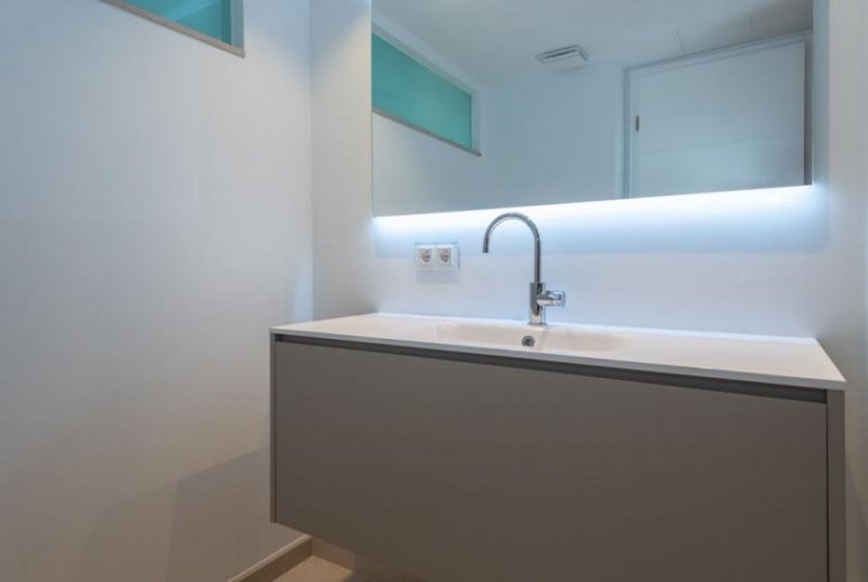 Santa Ponsa, Calvia Wunderschöne neu erbaute Villa in einer der besten Gegenden Mallorcas Haus kaufen