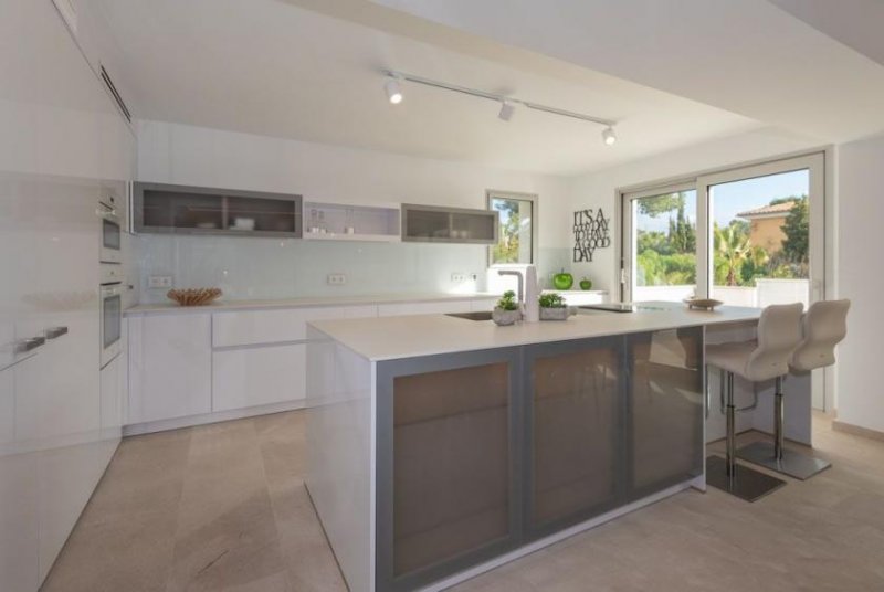 Santa Ponsa, Calvia Wunderschöne neu erbaute Villa in einer der besten Gegenden Mallorcas Haus kaufen