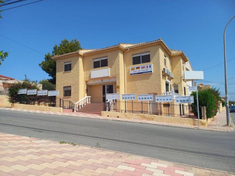 San Fulgencio Großzügige Villa mit 6 Schlafzimmern, 2 Bädern und Meerblick in der Urbanisation La Marina - auch als Geschäftshaus nutzbar