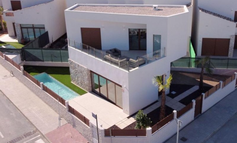 Torrevieja Villa in einer top Umgebung Haus kaufen