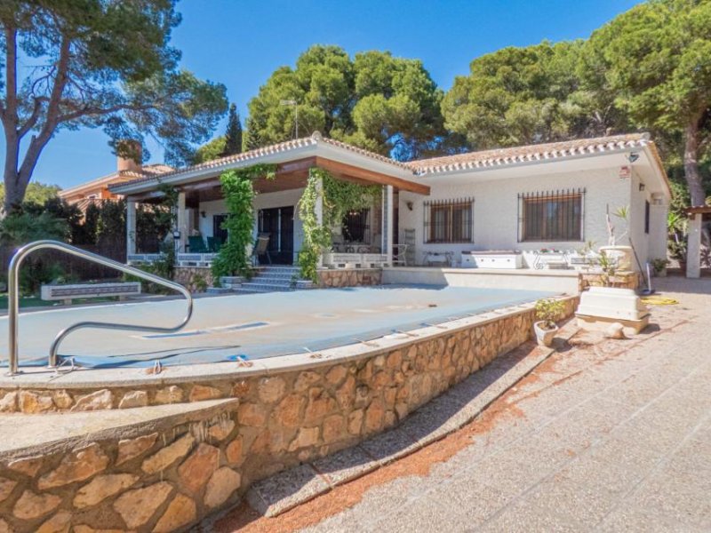 Dehesa de Campoamor Attraktive Ebenerdige Villa mit 268 m² Wohnfläche auf 800 m² Grundstück Haus kaufen