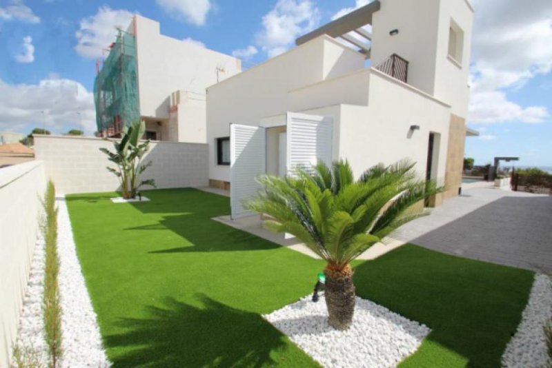 Dehesa de Campoamor Exklusive Villen mit 2 - 3 Schlafzimmern, 2 Bädern, Dachterrasse und Privatpool nur 600 m vom Strand Haus kaufen