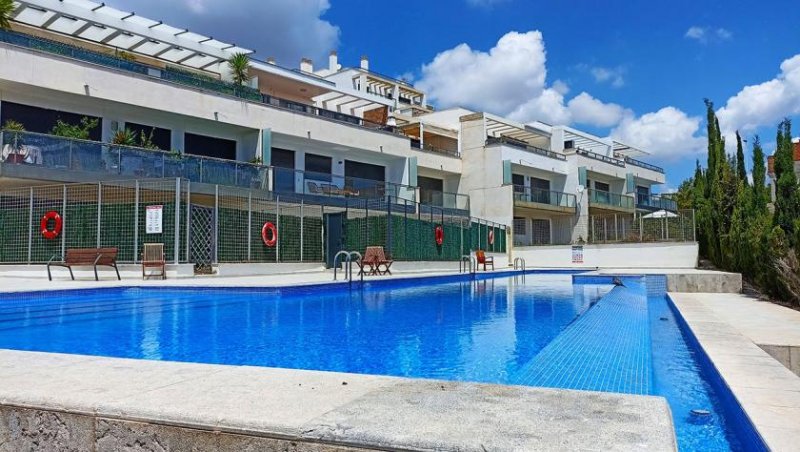 Orihuela Costa Appartements mit 2 Schlafzimmern, 2 Bädern, Vorinstallation Klimaanlage, Gemeinschaftspool und Fitnessraum Nähe Golfplatz