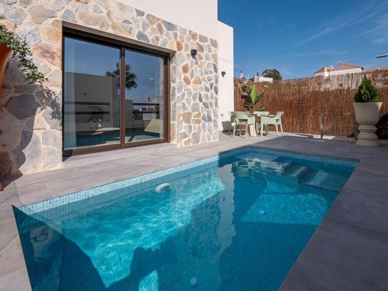 Orihuela Costa Herrliche Neubau-Villa mit toller Infrastruktur im Umfeld - Pool optional Haus kaufen