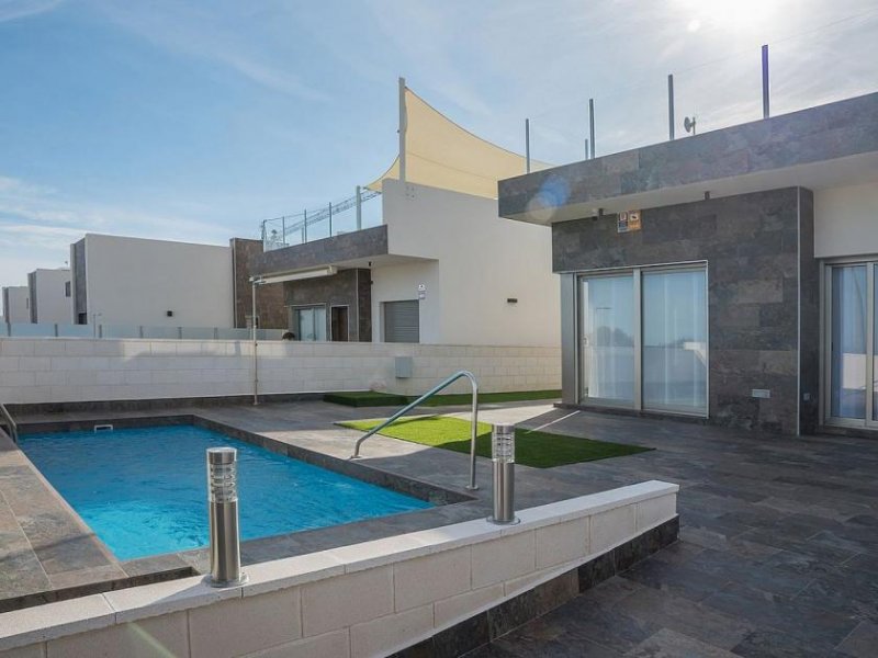 Orihuela Costa TOP - Neubau-Pool-Villa mit Keller nahe Golf, Meer und Lagune Haus kaufen