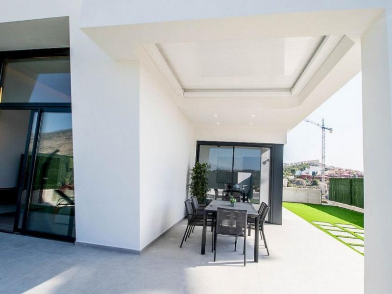 Benidorm Moderne, großzügige Neubau-Villa in Finestrat Costa Blanca Nord Haus kaufen