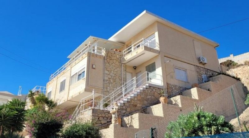 Campello Villa mit beeindruckender Aussicht auf das Meer und Panoramablick auf die Küste Haus kaufen