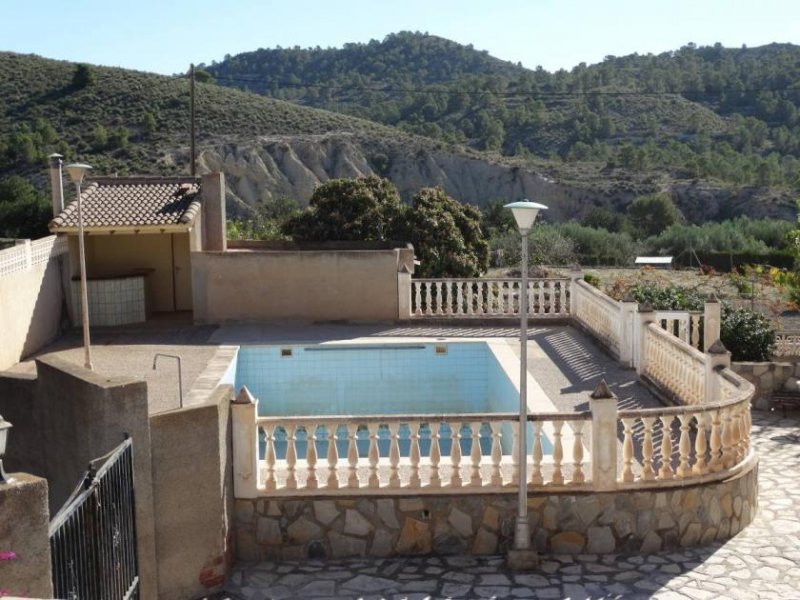 Aigües Schöne geräumige Landhaus-Villa mit 6 Schlafzimmern, großem Pool und schöner Aussicht Haus kaufen