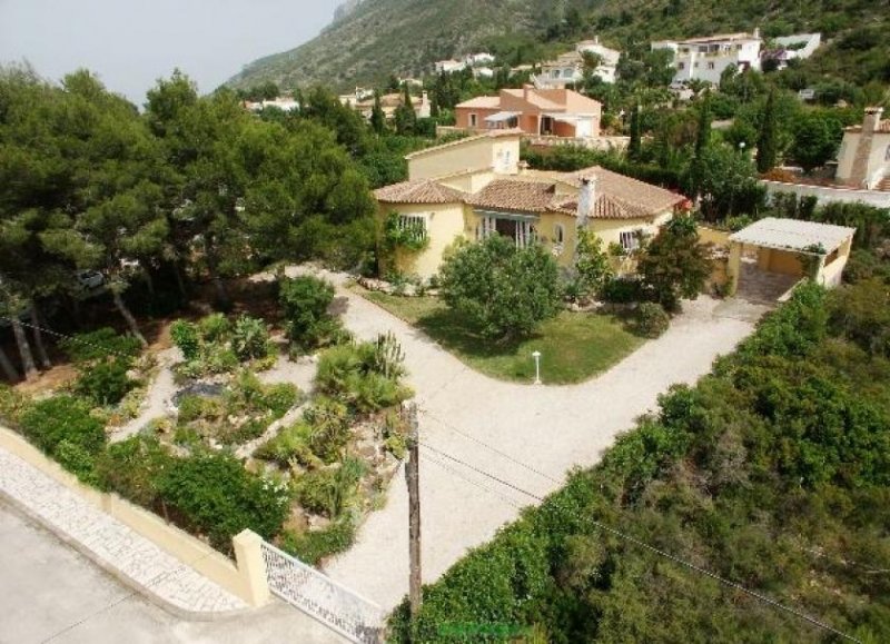 Denia Gemütliche mediterrane Villa auf großem flachem Grundstück Haus kaufen