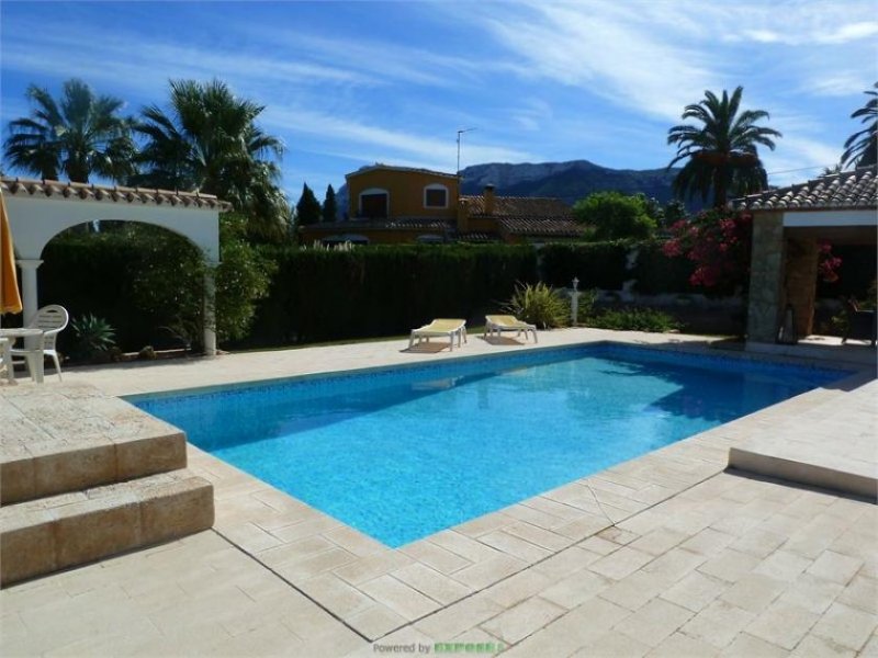 Denia Gepflegte VIlla in absolut ruhiger, sonniger und begehrter Lage Haus kaufen