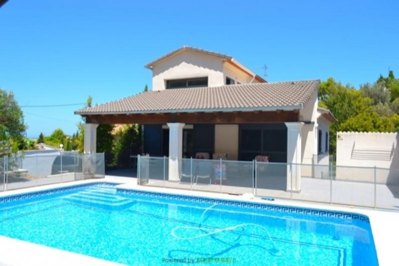 Denia Modernes stadtnahes Haus mit Pool und voller Südausrichtung Haus kaufen