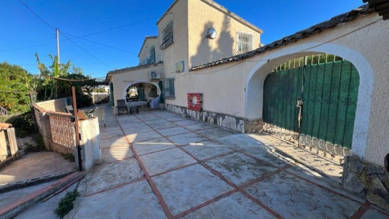 Denia Rustikale Finca mit Brunnen, 6200 m² Land und nahe an Denia Haus kaufen