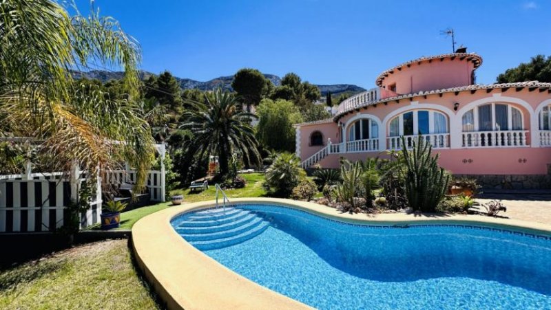 Denia Wunderschöne Villa mit schönem Panoramablick aufs Meer und die Berge, 3 Schlafzimmer, 3 Bäder, Pool, Grill, Garage, nur 1 km