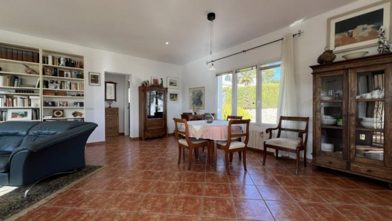 Benissa Villa in schöner Südausrichtung mit Meerblick, 2 Wohneinheiten, Garage und Heizung Haus kaufen