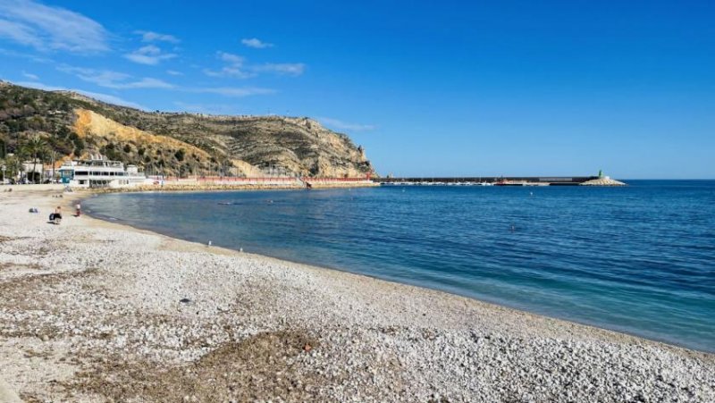 Javea Renovierte Wohnung mit 4 Schlafzimmern und 2 Bädern in Traumlage, nur wenige Schritte vom Hafen und dem Meer entfernt Wohnung