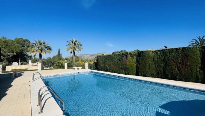 Denia - La Sella Schöne renovierte freistehende Villa mit Privatgarten, Parkplatz und Dachterrasse in La Sella Haus kaufen