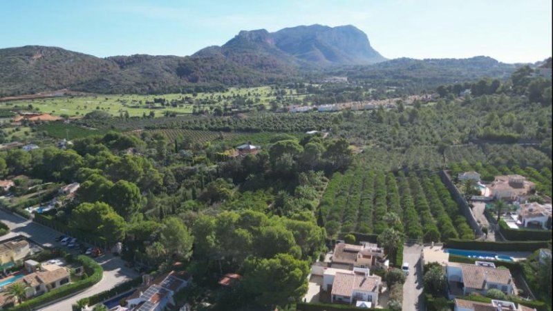 Denia Renovierungsbedürftige Villa mit riesigem Grundstück, 2 Garagen und herrlicher Aussicht in La Sella Haus kaufen