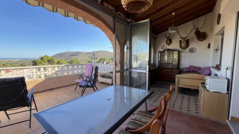 Denia Renovierungsbedürftige Villa mit riesigem Grundstück, 2 Garagen und herrlicher Aussicht in La Sella Haus kaufen