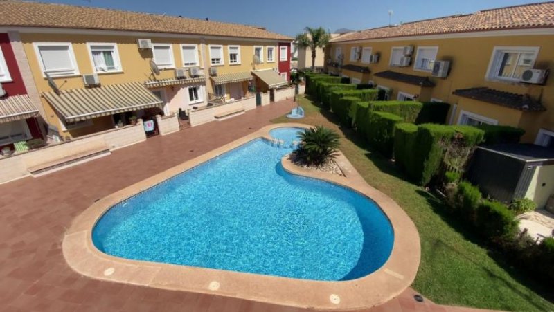 Els Poblets Gepflegtes Reihenhaus mit Terrasse und Gemeinschaftspool in Els Poblets Haus kaufen