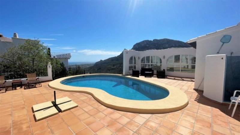 Pego-Monte Pego Schöne Villa am Monte Pego mit Meerblick, Wintersonne, Pool, 2 Gäste-Apartments, Carport und vieles mehr! Haus kaufen