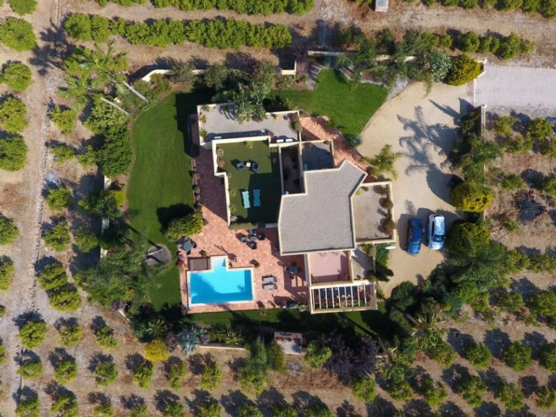 Tormos Villa zu verkaufen in Tormos auf einem Grundstück von 13000 m² in den Orangenplantagen Haus kaufen