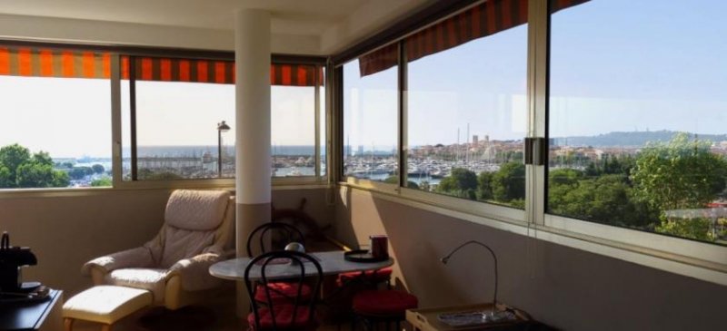 Antibes 3-Zimmer-Wohnung mit Blick auf den Hafen und alte Antibes Wohnung kaufen