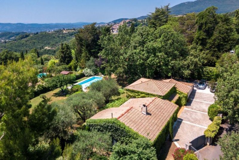 Châteauneuf-Grasse SANREALTY | Provenzalische Villa mit einem traumhaften Panoramablick auf das Meer von Châteauneuf-Grasse Haus kaufen