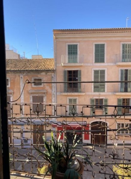 Palma de Mallorca Mallorca wunderbare Altstadtwohnung im typischen, mallorquinischen Stil zu verkaufen Wohnung kaufen