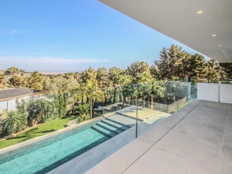 Palma de Mallorca Luxuriöse Neubau-Villa mit Pool und Meerblick im exklusiven Son Vida Haus kaufen