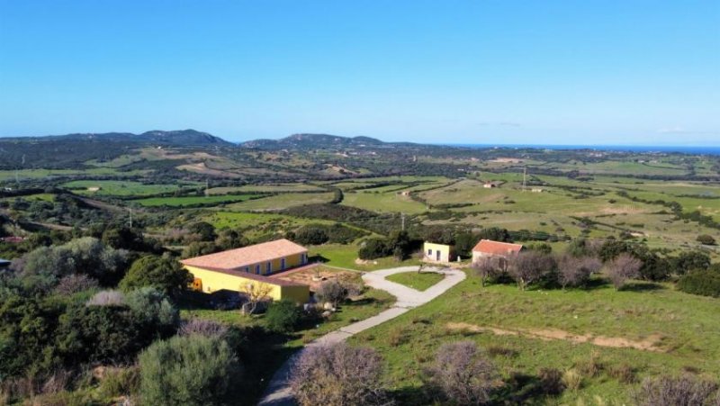 Aglientu Große Struktur für B&B, Meerblick Haus kaufen