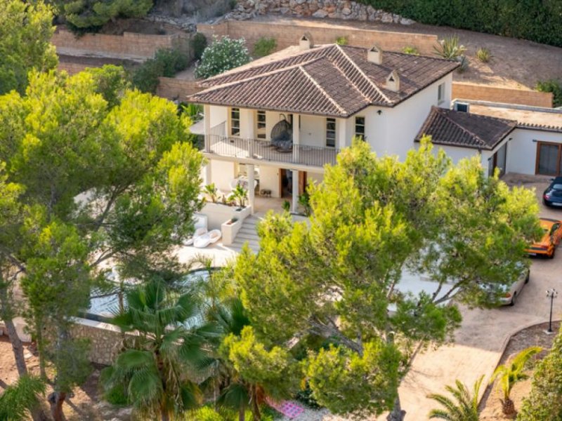 Costa De La Calma Neuwertige, exclusive Villa in bester Gegend Mallorcas Haus kaufen