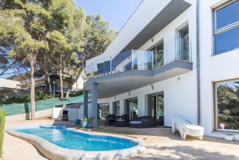 Calvià / Cala Vinyes Moderne Villa direkt am Strand in Cala Vinyes! 
Mit Ferienlizenz! Investment! Haus kaufen