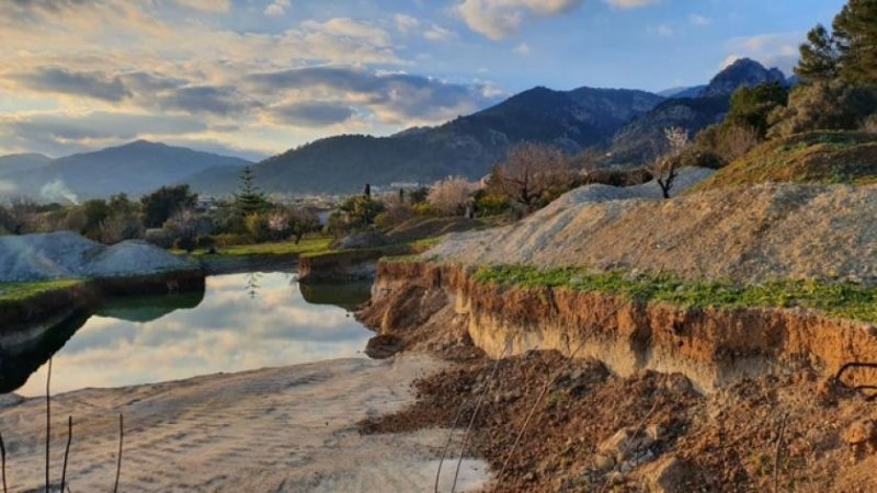 Selva Mallorca Genehmigtes lizenziertes rustikales Finca -Projekt auf Grundstück mit Traumaussicht zu verkaufen Grundstück kaufen