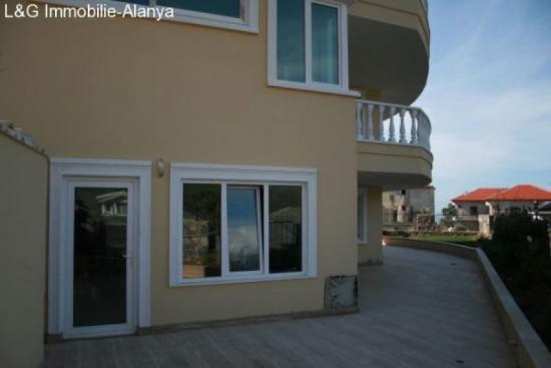 Alanya, Kargicak Luxus-Villa mit eigenem Pool sowie Hamam mit Panorama-Blick über das Mittelmeer sowie das Taurusgebirge zu verkaufen. Haus