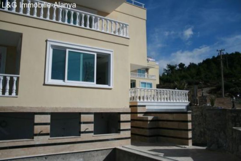 Alanya, Kargicak Luxus-Villa mit eigenem Pool sowie Hamam mit Panorama-Blick über das Mittelmeer sowie das Taurusgebirge zu verkaufen. Haus