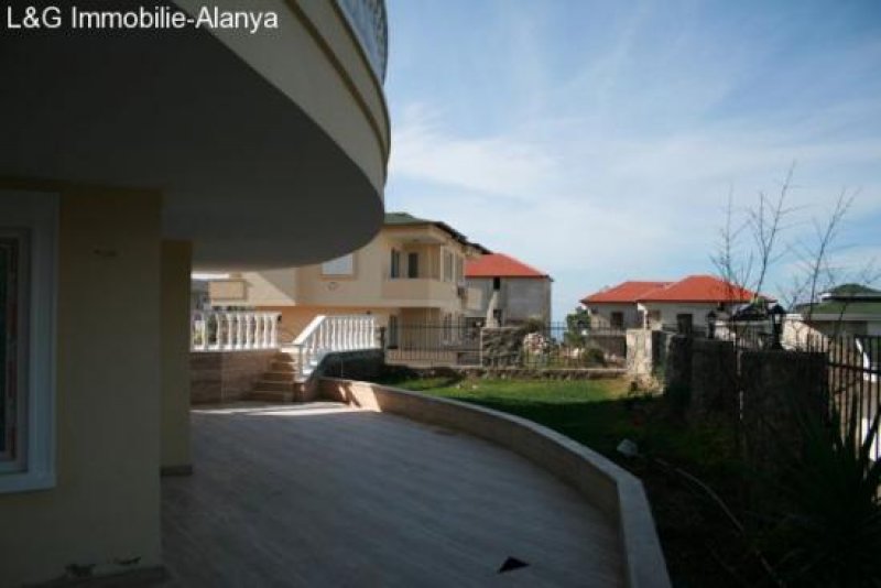 Alanya, Kargicak Luxus-Villa mit eigenem Pool sowie Hamam mit Panorama-Blick über das Mittelmeer sowie das Taurusgebirge zu verkaufen. Haus