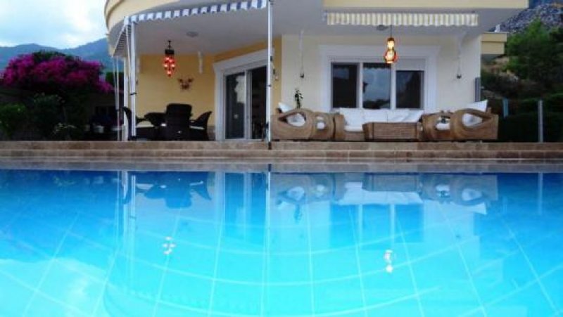 Alanya ***PROVISIONSFREI***Gepflegte Villa mit privatem Pool in Oba Haus kaufen