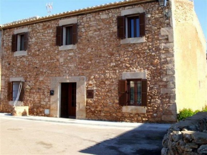 Ses Salines Gepflegtes Dorfhaus mit Pool in Santanyi Haus kaufen