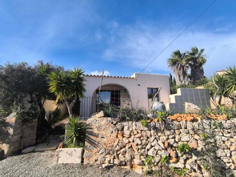 Manacor Wunderschön sanierter Bungalow/Chalet mit Dachterrassen-Meerblick, Gartengrundstück in ruhiger Lage Haus kaufen