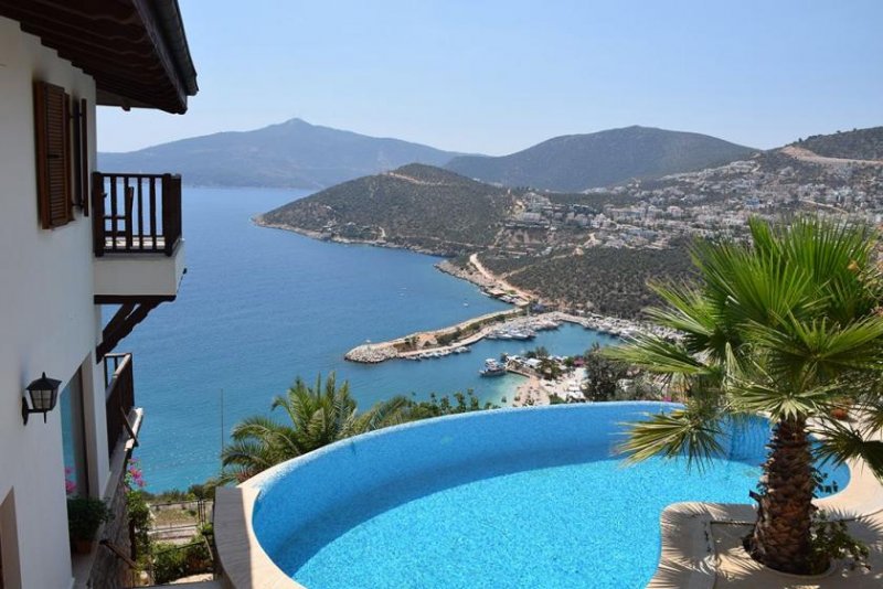 Kalkan Luxusvilla mit Pool und fantastischem Ausblick über Kalkan und auf das Meer Haus kaufen