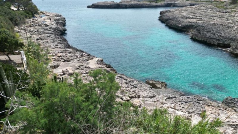 Porto Petro Top Investitionsmöglichkeit 2023 - Grundstück mit Projekt und Lizenzen in erster Meereslinie, Mallorca Grundstück kaufen