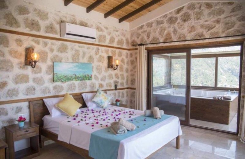 Kalkan Freistehende Luxus Villa mit Pool, Garten und wunderbaren Ausblicken Haus kaufen