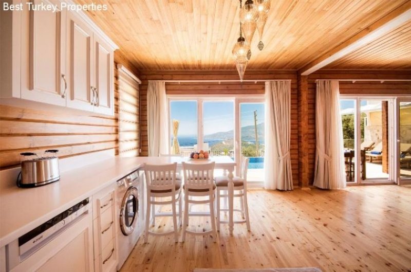 Kalkan Wunderschönes Holzhaus mit Pool und Meerblick Haus kaufen